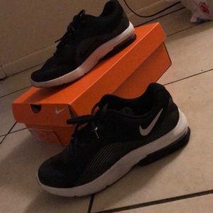 Nike Air Max Advantage 2